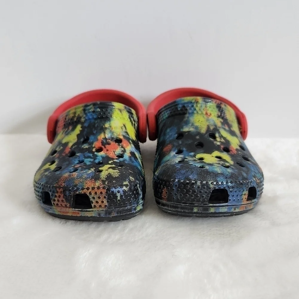Crocs Classic Clog Tie Dye Black Red Blue Slip On Shoe Child Size 6 Unisex